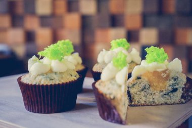 Taze kahve ve kekler