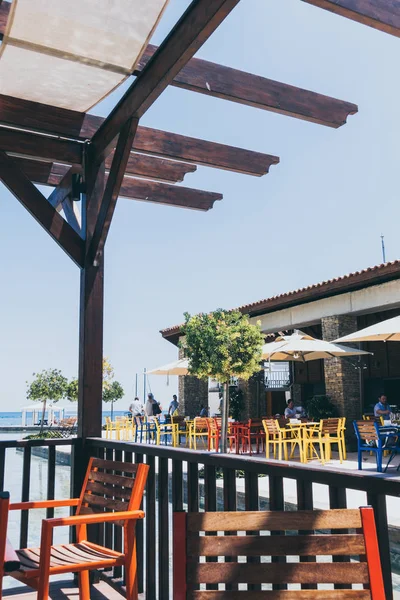 Vista Zona Verano Restaurante Del Complejo Con Turistas Relajantes — Foto de Stock