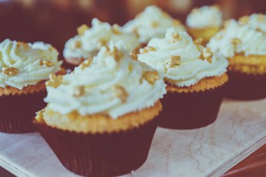 Kahve makinesi ve kafede capkake