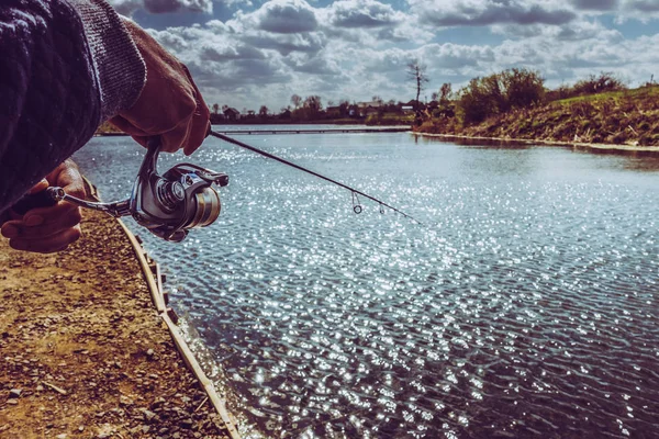 Риболовля на озері — стокове фото