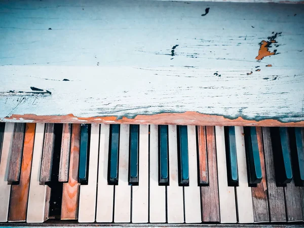 Tasti del vecchio pianoforte — Foto Stock