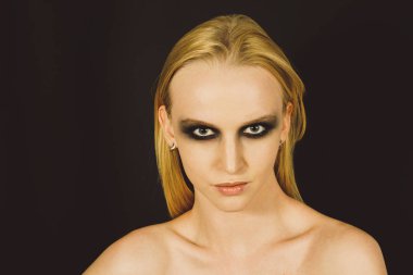 Makyaj yeşil gölgeler ile