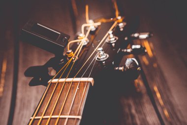 Akustik gitar yakın görünüm