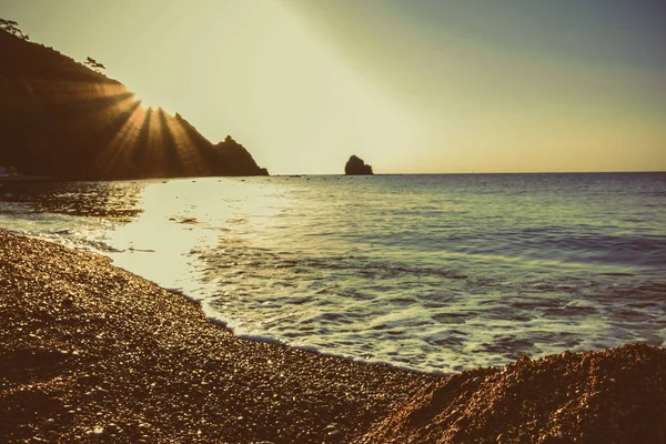 Beautiful sunrise by the sea — Stock Photo, Image
