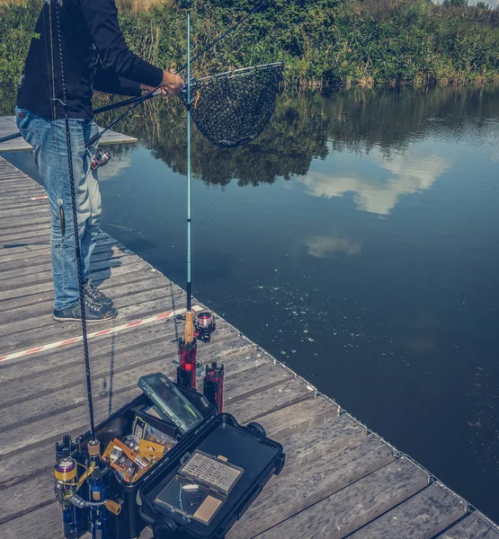 Öring fiske på sjön — Stockfoto