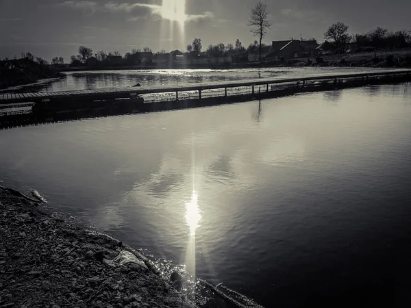 Fishing on the lake — Stock Photo, Image