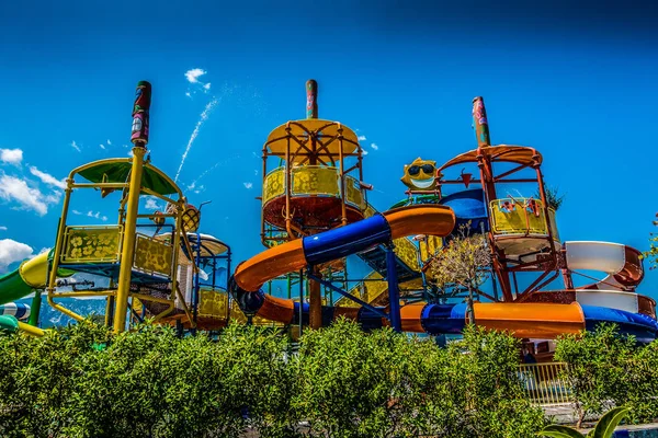 Kinder-Wasserpark. Wasserrutschen für Kinder — Stockfoto