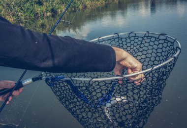 Gölde alabalık avı