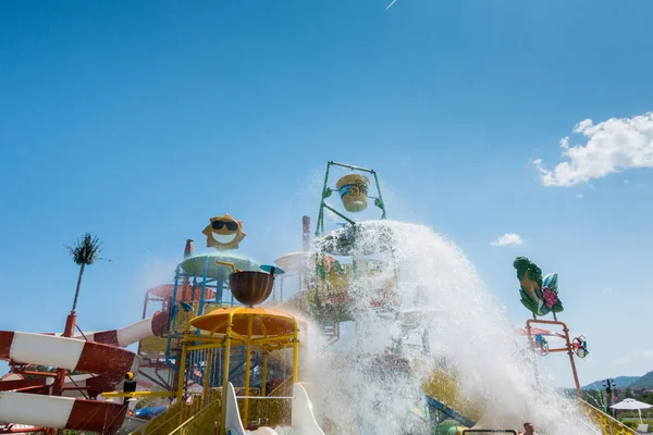 Kinder-Wasserpark. Wasserrutschen für Kinder — Stockfoto
