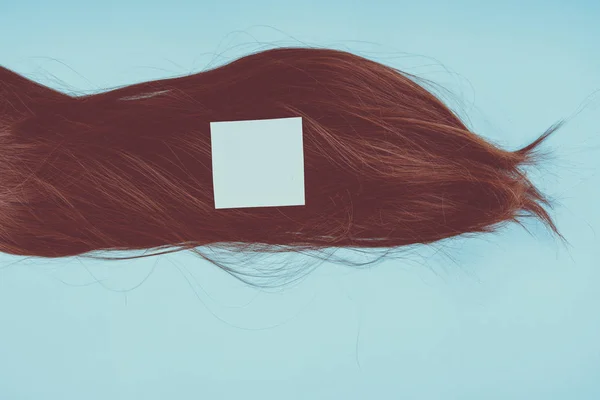 Fodrász koncepció: hamis haj és hajtűk — Stock Fotó