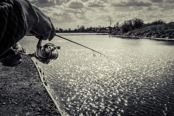 Риболовля на озері — стокове фото