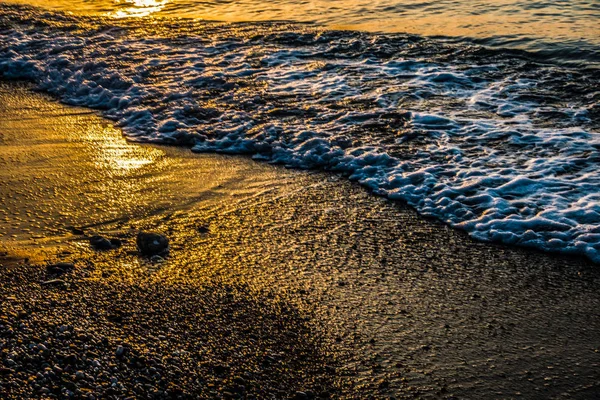 Hermoso amanecer en un balneario —  Fotos de Stock