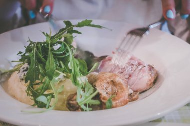 ördek patates ile pişmiş