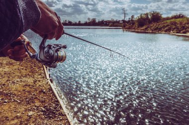 Gölde balık tutmak