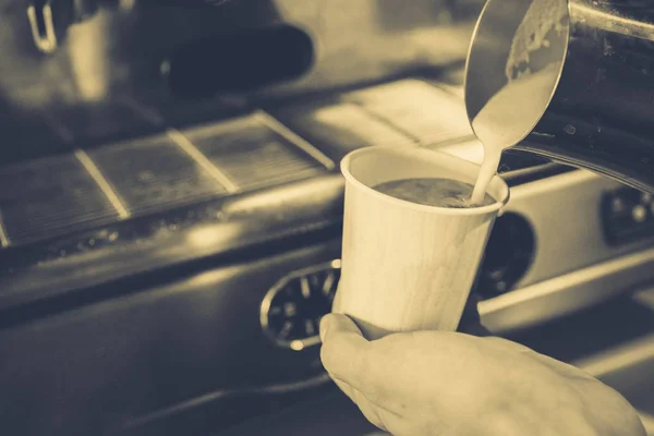 Kaffee Kochen Der Kaffeemaschine — Stockfoto