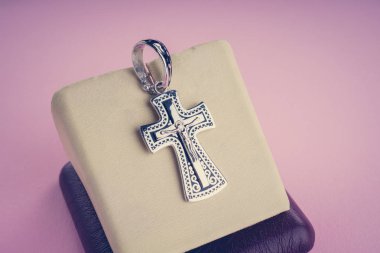 çapraz ortodoks gümüş, yakın