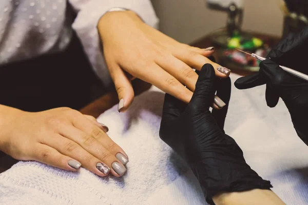 Op de salon spa manicure — Stockfoto