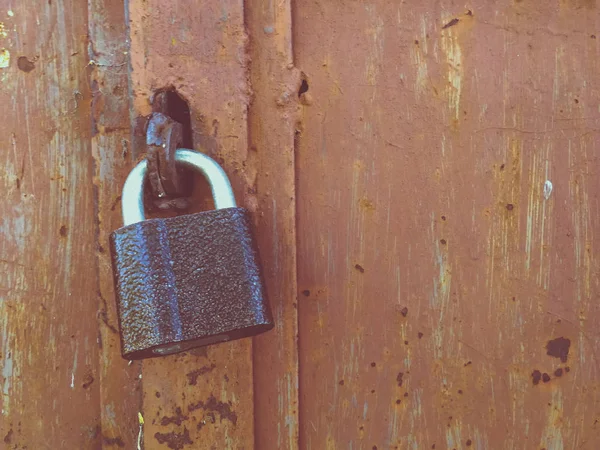 Verrouillez sur l'ancienne porte — Photo