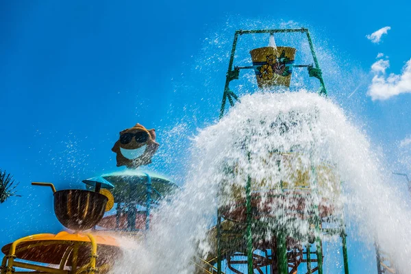 Parque acuático para niños. Toboganes de agua para niños — Foto de Stock