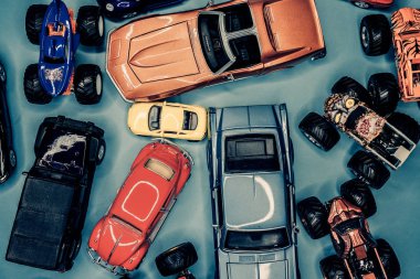 Oyuncak arabalar Doğum günü hediyesi