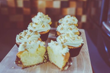 Kahve makinesi ve kafede capkake