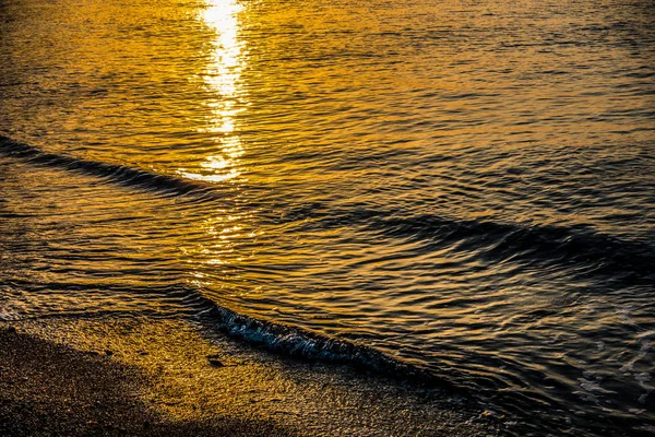 Magnifik sol uppgång på havet — Stockfoto