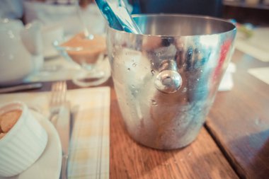 Bir tabak içinde domates çorbası