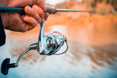 erkek el iplik tutar