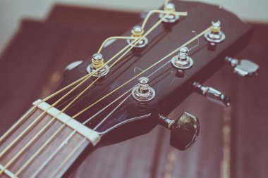 Akustik gitar yakın görünüm