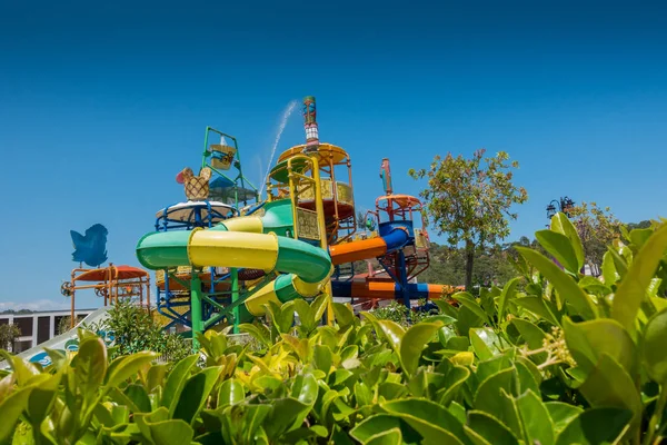 Parque acuático para niños. Toboganes de agua para niños — Foto de Stock