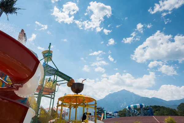 Kinder-Wasserpark. Wasserrutschen für Kinder — Stockfoto