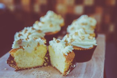 Kahve makinesi ve kafede capkake