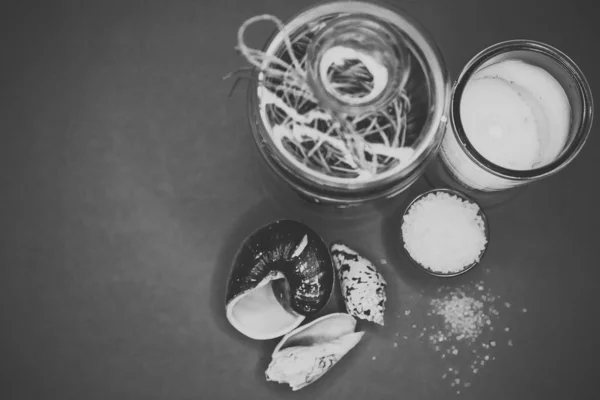 スパ シェル キャンドルと塩のトピックの背景 — ストック写真