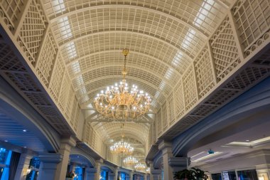 Salonun içi çok güzel.