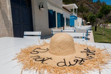 Güzel tatil beldesi. Denizin kenarında yaz tatili