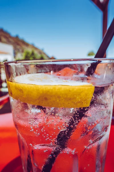 Cocktails in a cafe in a seaside resort — Stock Photo, Image