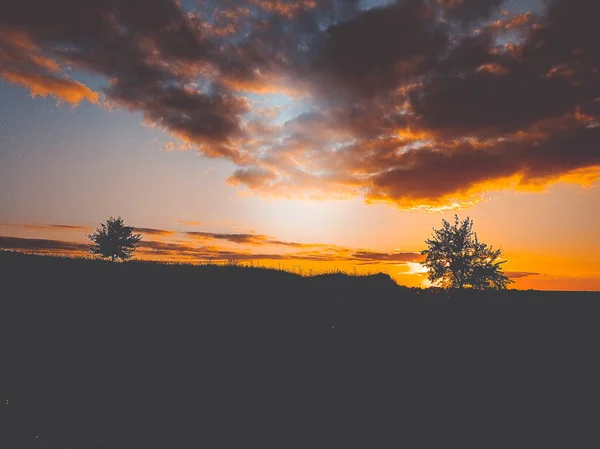 Belo pôr do sol da noite — Fotografia de Stock