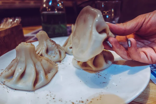 맛있는 신선한 육즙이 힌칼리 — 스톡 사진