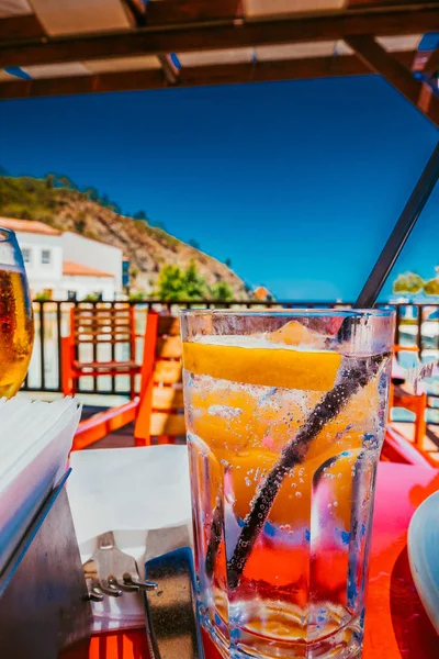 Cocktails in a cafe in a seaside resort — Stock Photo, Image