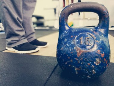 spor salonunda ağırlık