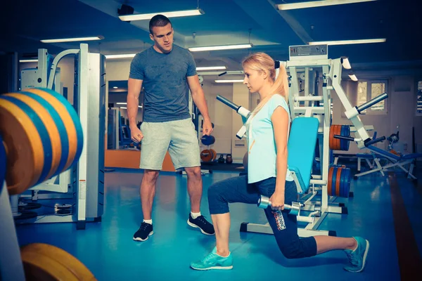 Persoonlijke training in de sportschool — Stockfoto