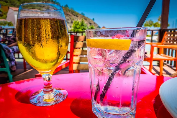 Cocktails in a cafe in a seaside resort — Stock Photo, Image