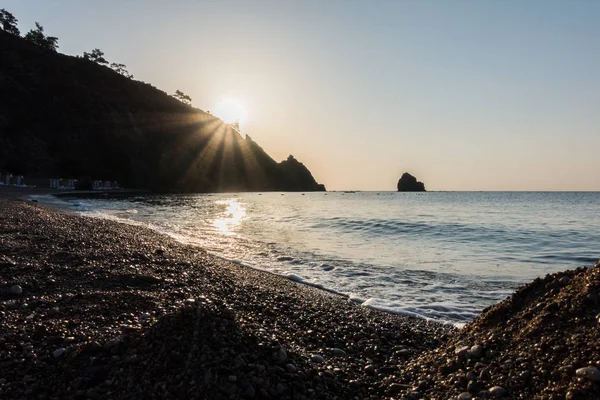 Deniz kenarında güzel gündoğumu — Stok fotoğraf