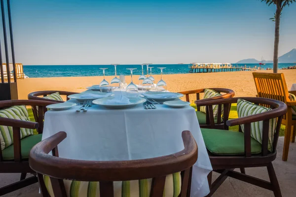 Bella Tavola Apparecchiata Ristorante Sul Mare — Foto Stock