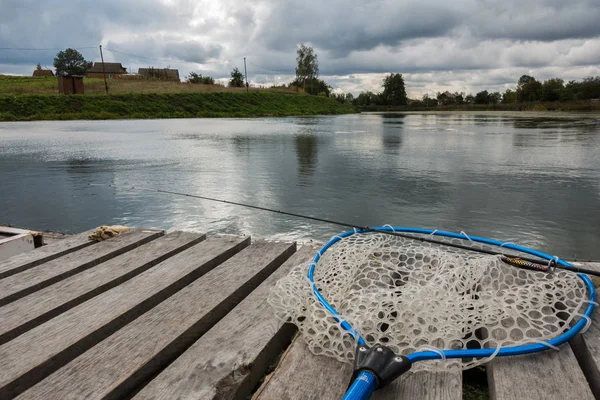 Pesca en el fondo del lago —  Fotos de Stock