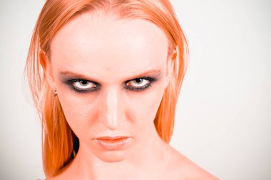 Makyaj yeşil gölgeler ile