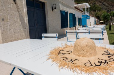 Güzel tatil beldesi. Denizin kenarında yaz tatili