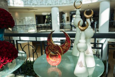 Türk tarzında güzel kompozisyon