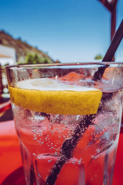 Cocktails in a cafe in a seaside resort — Stock Photo, Image