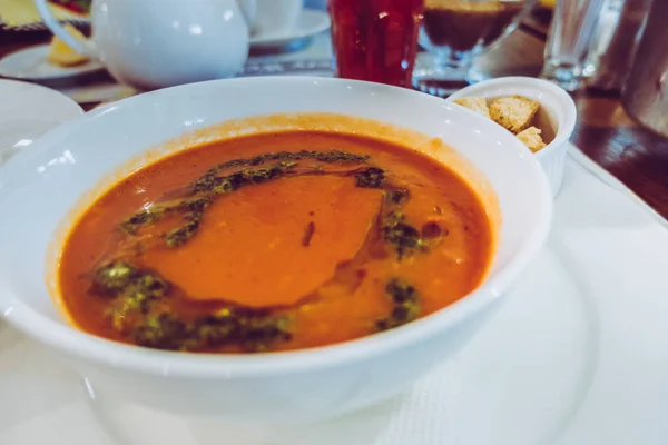 Ντοματόσουπα Μια Πλάκα — Φωτογραφία Αρχείου